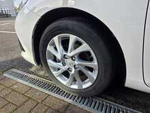Toyota Auris 1.2 VVT-i Business Edition Hatchback 5dr Petrol CVT Euro 6 (s/s) (116 ps) 