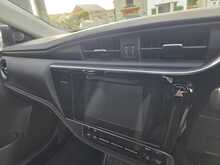 Toyota Auris 1.2 VVT-i Business Edition Hatchback 5dr Petrol CVT Euro 6 (s/s) (116 ps) 