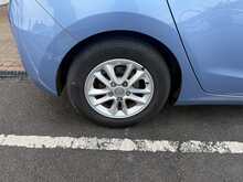 Hyundai i30 1.6 CRDi Active Hatchback 5dr Diesel Auto Euro 5 (110 ps) 