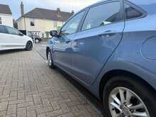 Hyundai i30 1.6 CRDi Active Hatchback 5dr Diesel Auto Euro 5 (110 ps) 