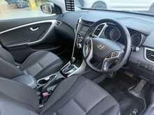 Hyundai i30 1.6 CRDi Active Hatchback 5dr Diesel Auto Euro 5 (110 ps) 