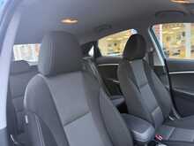 Hyundai i30 1.6 CRDi Active Hatchback 5dr Diesel Auto Euro 5 (110 ps) 