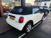 MINI Convertible 1.5 Cooper Classic Convertible 2dr Petrol Steptronic Euro 6 (s/s) (136 ps) 