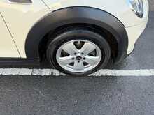 MINI Convertible 1.5 Cooper Classic Convertible 2dr Petrol Steptronic Euro 6 (s/s) (136 ps) 