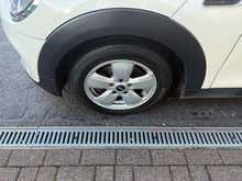 MINI Convertible 1.5 Cooper Classic Convertible 2dr Petrol Steptronic Euro 6 (s/s) (136 ps) 