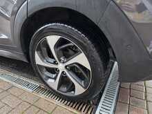 Hyundai TUCSON 2.0 CRDi Premium SE SUV 5dr Diesel Auto 4WD Euro 6 (185 ps) 