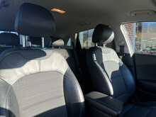 Kia Niro 1.6h GDi 2 SUV 5dr Petrol Hybrid DCT Euro 6 (s/s) (139 bhp) 