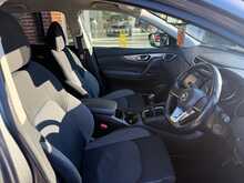 Nissan Qashqai 1.3 DIG-T N-Connecta SUV 5dr Petrol Manual Euro 6 (s/s) (140 ps) 