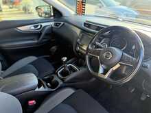 Nissan Qashqai 1.3 DIG-T N-Connecta SUV 5dr Petrol Manual Euro 6 (s/s) (140 ps) 