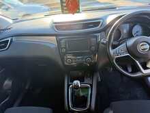 Nissan Qashqai 1.3 DIG-T N-Connecta SUV 5dr Petrol Manual Euro 6 (s/s) (140 ps) 