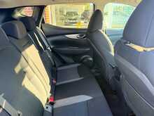 Nissan Qashqai 1.3 DIG-T N-Connecta SUV 5dr Petrol Manual Euro 6 (s/s) (140 ps) 