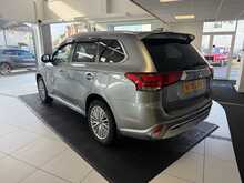 Mitsubishi Outlander 2.4h TwinMotor 13.8kWh 4h SUV 5dr Petrol Plug-in Hybrid CVT 4WD Euro 6 (s/s) (209 ps) 