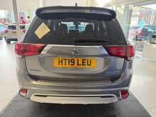 Mitsubishi Outlander 2.4h TwinMotor 13.8kWh 4h SUV 5dr Petrol Plug-in Hybrid CVT 4WD Euro 6 (s/s) (209 ps) 