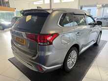 Mitsubishi Outlander 2.4h TwinMotor 13.8kWh 4h SUV 5dr Petrol Plug-in Hybrid CVT 4WD Euro 6 (s/s) (209 ps) 
