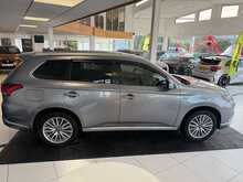 Mitsubishi Outlander 2.4h TwinMotor 13.8kWh 4h SUV 5dr Petrol Plug-in Hybrid CVT 4WD Euro 6 (s/s) (209 ps) 