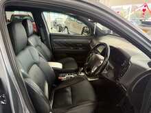 Mitsubishi Outlander 2.4h TwinMotor 13.8kWh 4h SUV 5dr Petrol Plug-in Hybrid CVT 4WD Euro 6 (s/s) (209 ps) 