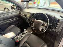 Mitsubishi Outlander 2.4h TwinMotor 13.8kWh 4h SUV 5dr Petrol Plug-in Hybrid CVT 4WD Euro 6 (s/s) (209 ps) 