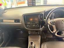 Mitsubishi Outlander 2.4h TwinMotor 13.8kWh 4h SUV 5dr Petrol Plug-in Hybrid CVT 4WD Euro 6 (s/s) (209 ps) 