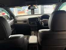 Mitsubishi Outlander 2.4h TwinMotor 13.8kWh 4h SUV 5dr Petrol Plug-in Hybrid CVT 4WD Euro 6 (s/s) (209 ps) 