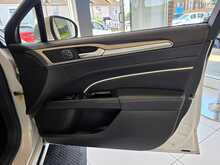 Ford Mondeo 2.0 TDCi Vignale Estate 5dr Diesel Powershift Euro 6 (s/s) (210 ps) 