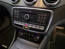 Mercedes-Benz GLA 2.1 GLA200d AMG Line (Premium Plus) SUV 5dr Diesel 7G-DCT 4MATIC Euro 6 (s/s) (136 ps) 