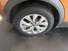 Renault Captur 1.3 TCe Iconic SUV 5dr Petrol Manual Euro 6 (s/s) (130 ps) 