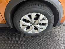 Renault Captur 1.3 TCe Iconic SUV 5dr Petrol Manual Euro 6 (s/s) (130 ps) 