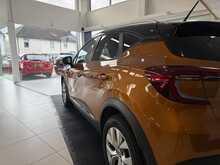 Renault Captur 1.3 TCe Iconic SUV 5dr Petrol Manual Euro 6 (s/s) (130 ps) 