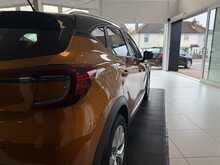 Renault Captur 1.3 TCe Iconic SUV 5dr Petrol Manual Euro 6 (s/s) (130 ps) 