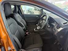 Renault Captur 1.3 TCe Iconic SUV 5dr Petrol Manual Euro 6 (s/s) (130 ps) 