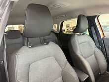 Renault Captur 1.3 TCe Iconic SUV 5dr Petrol Manual Euro 6 (s/s) (130 ps) 