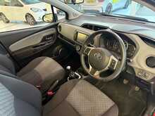 Toyota Yaris 1.0 VVT-i Icon Hatchback 5dr Petrol Manual Euro 6 (69 ps) 