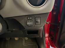 Toyota Yaris 1.0 VVT-i Icon Hatchback 5dr Petrol Manual Euro 6 (69 ps) 