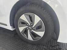 Hyundai IONIQ 1.6 h-GDi Premium Hatchback 5dr Petrol Hybrid DCT Euro 6 (s/s) (141 ps) 