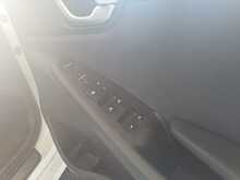 Hyundai IONIQ 1.6 h-GDi Premium Hatchback 5dr Petrol Hybrid DCT Euro 6 (s/s) (141 ps) 