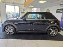 MINI Convertible 1.5 Cooper Exclusive Convertible 2dr Petrol Manual Euro 6 (s/s) (136 ps) 