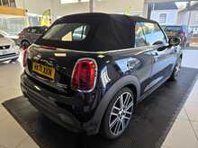 MINI Convertible 1.5 Cooper Exclusive Convertible 2dr Petrol Manual Euro 6 (s/s) (136 ps) 