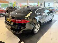 Jaguar XF 2.0d Portfolio Saloon 4dr Diesel Auto Euro 6 (s/s) (180 ps) 