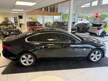 Jaguar XF 2.0d Portfolio Saloon 4dr Diesel Auto Euro 6 (s/s) (180 ps) 