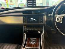 Jaguar XF 2.0d Portfolio Saloon 4dr Diesel Auto Euro 6 (s/s) (180 ps) 