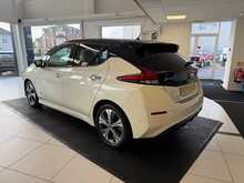 Nissan Leaf 40kWh Tekna Hatchback 5dr Electric Auto (150 ps) 