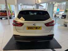 Nissan Qashqai 1.2 DIG-T N-Connecta SUV 5dr Petrol Manual Euro 6 (s/s) (115 ps) 