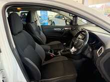 Nissan Qashqai 1.2 DIG-T N-Connecta SUV 5dr Petrol Manual Euro 6 (s/s) (115 ps) 