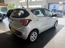 Hyundai i10 1.2 SE Hatchback 5dr Petrol Auto Euro 6 (87 ps) 