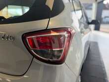 Hyundai i10 1.2 SE Hatchback 5dr Petrol Auto Euro 6 (87 ps) 