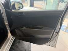 Hyundai i10 1.2 SE Hatchback 5dr Petrol Auto Euro 6 (87 ps) 