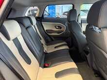 Land Rover Range Rover Evoque 2.2 SD4 Dynamic SUV 5dr Diesel Auto 4WD Euro 5 (s/s) (190 ps) 