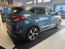 Hyundai TUCSON 2.0 CRDi Premium SUV 5dr Diesel Auto 4WD Euro 6 (136 ps) 
