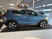 Hyundai TUCSON 2.0 CRDi Premium SUV 5dr Diesel Auto 4WD Euro 6 (136 ps) 