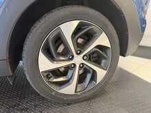 Hyundai TUCSON 2.0 CRDi Premium SUV 5dr Diesel Auto 4WD Euro 6 (136 ps) 